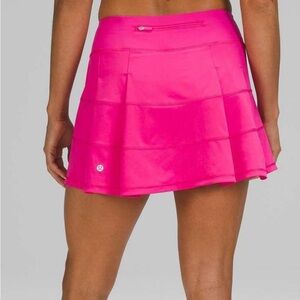 Lululemon Womens Sonic Pink Skirt Size 4, Barely Worn, Like New Condition